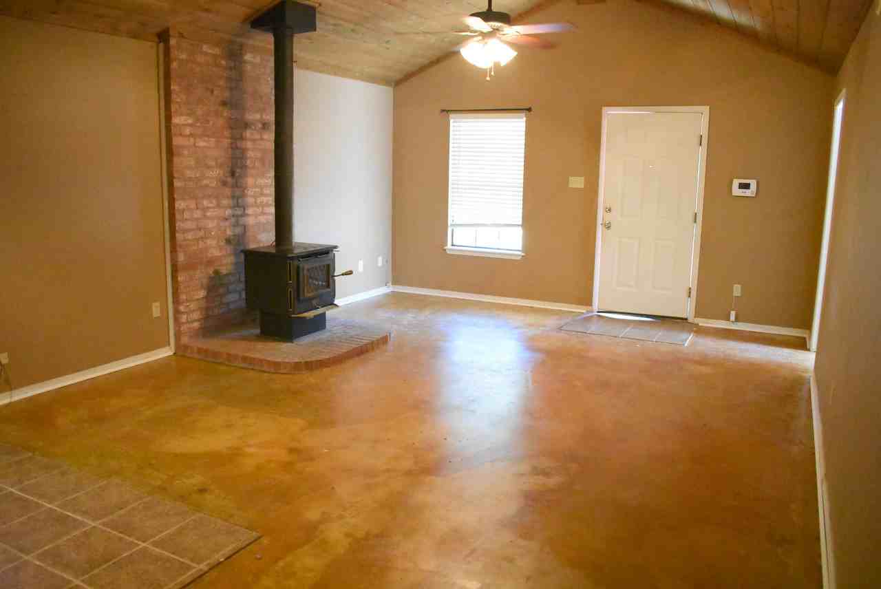 1512 Hillview Dr - Photo 2 of 25