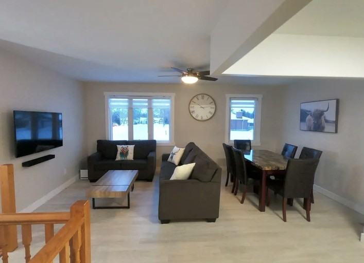 143 Peel St - Photo 2 of 12