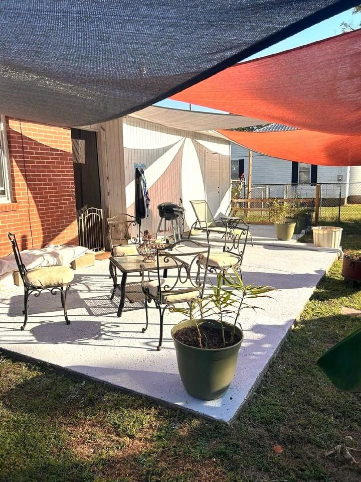 716 Comer Ave - Photo 2 of 7