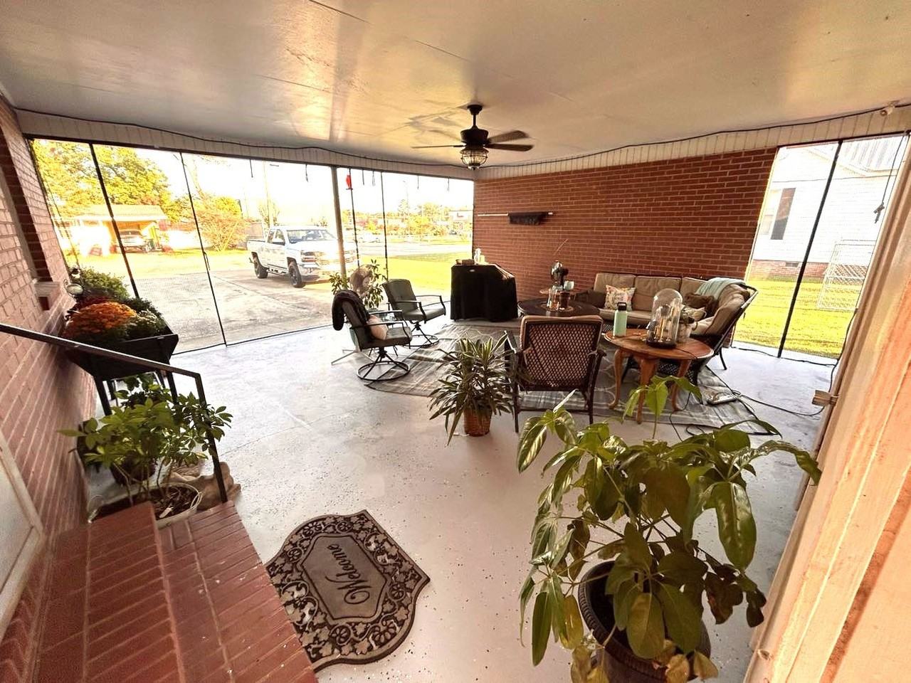 716 Comer Ave - Photo 3 of 7