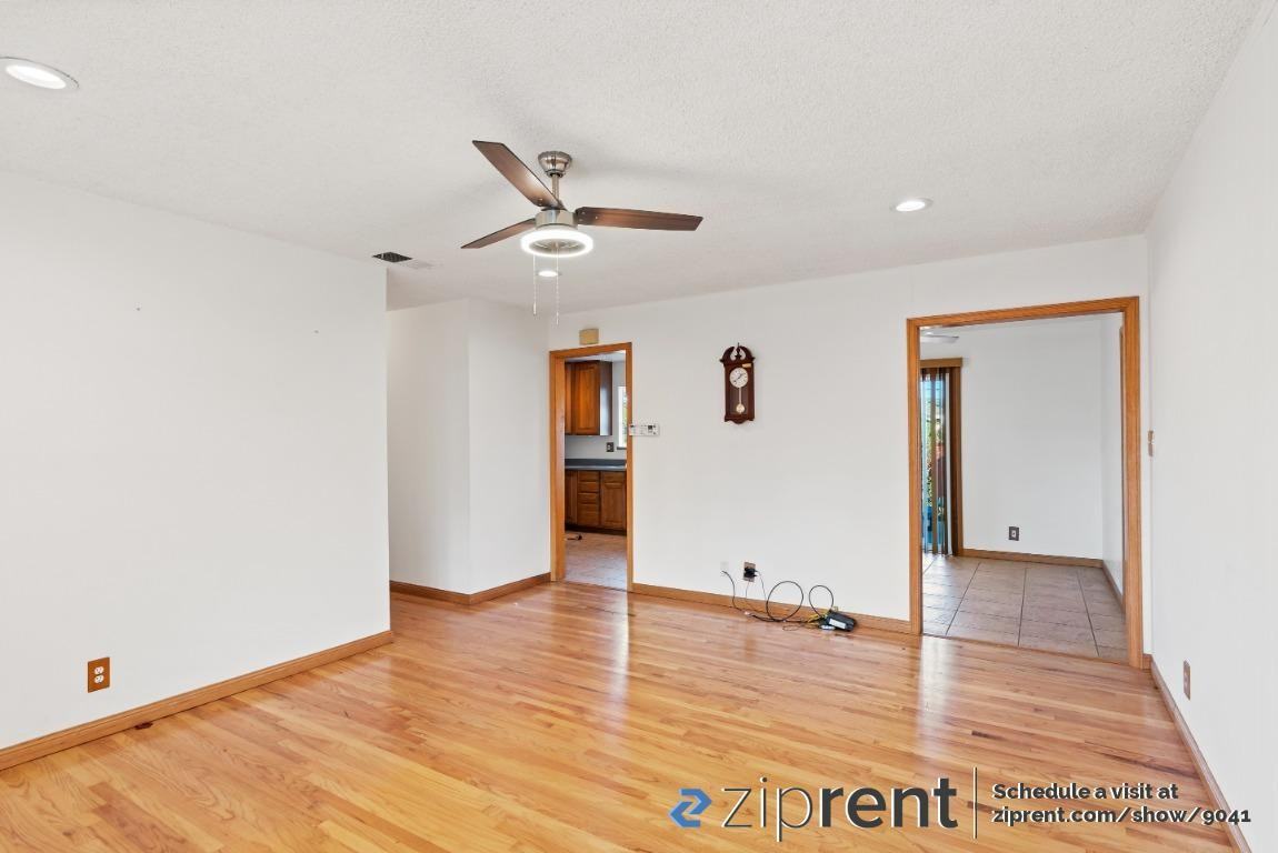 5034 Bronte Ct - Photo 3 of 21