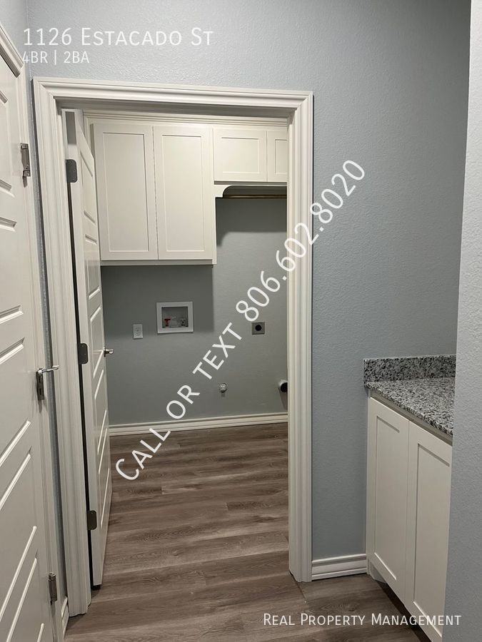 1126 Estacado St - Photo 3 of 12