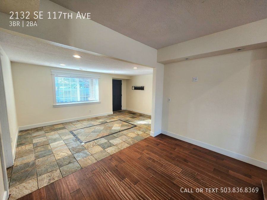 2132 Se 117th Ave - Photo 3 of 18