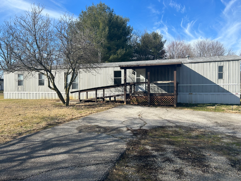 2734 Middle Leesville Rd - Photo 2 of 16