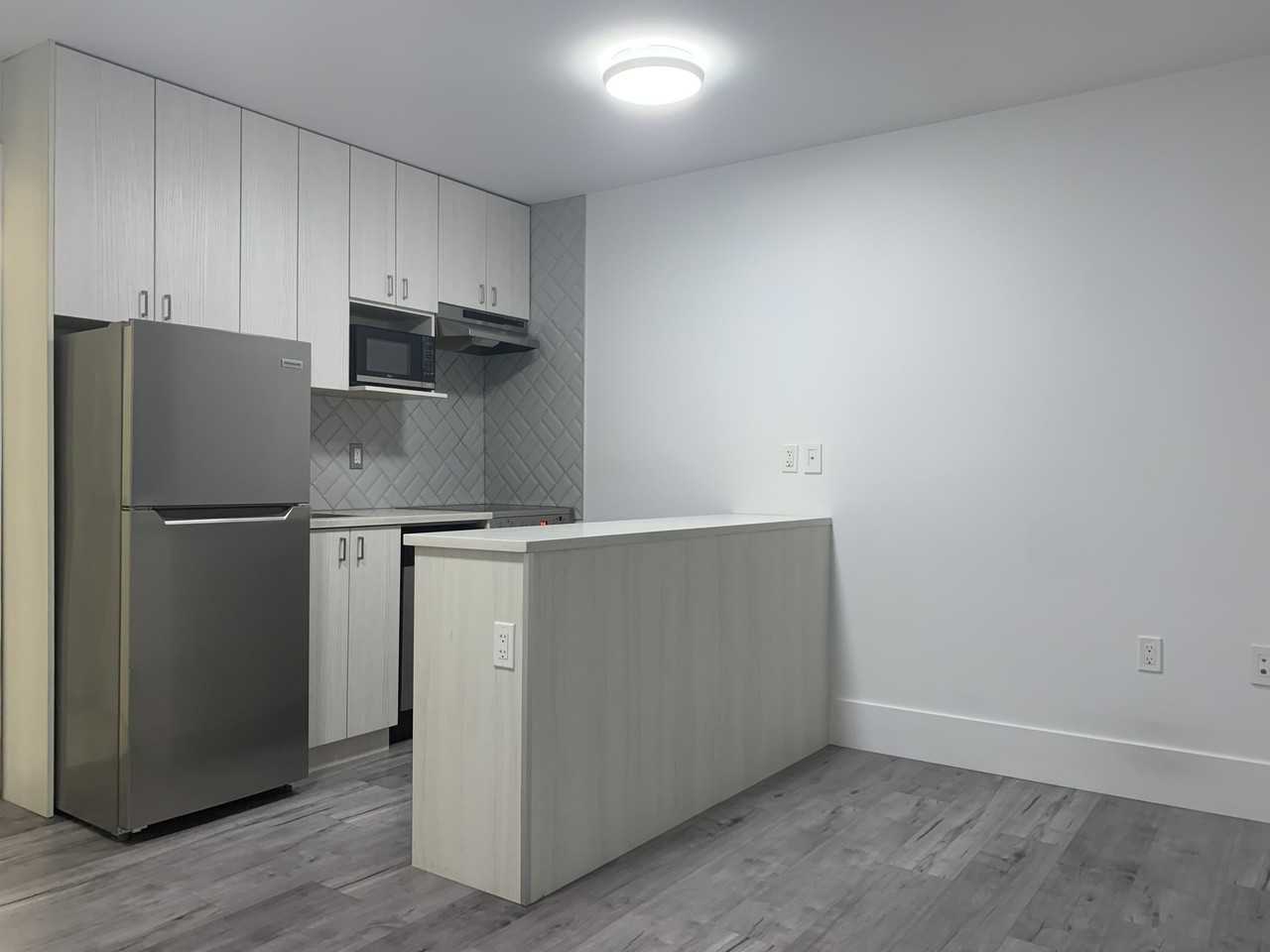 248 East 53rd Avenue - Photo 2 of 9