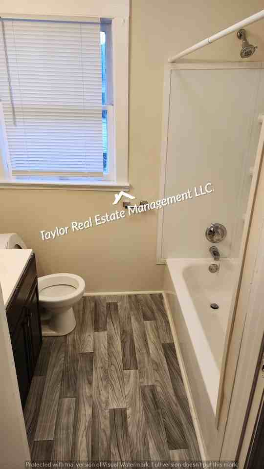 409 Howell St #1 - Photo 5 of 12