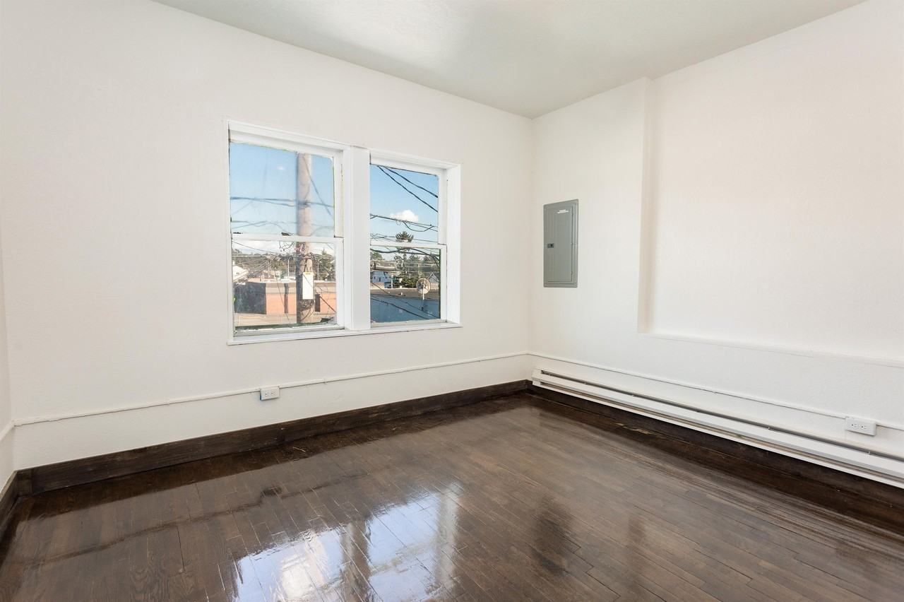 217 North Meridian - Photo 2 of 5