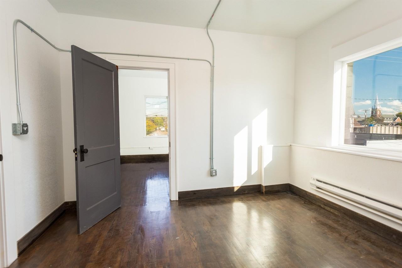 217 North Meridian - Photo 3 of 5