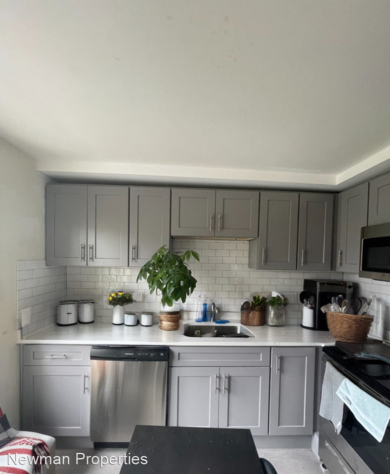 126-128 Marginal Street - Photo 2 of 31