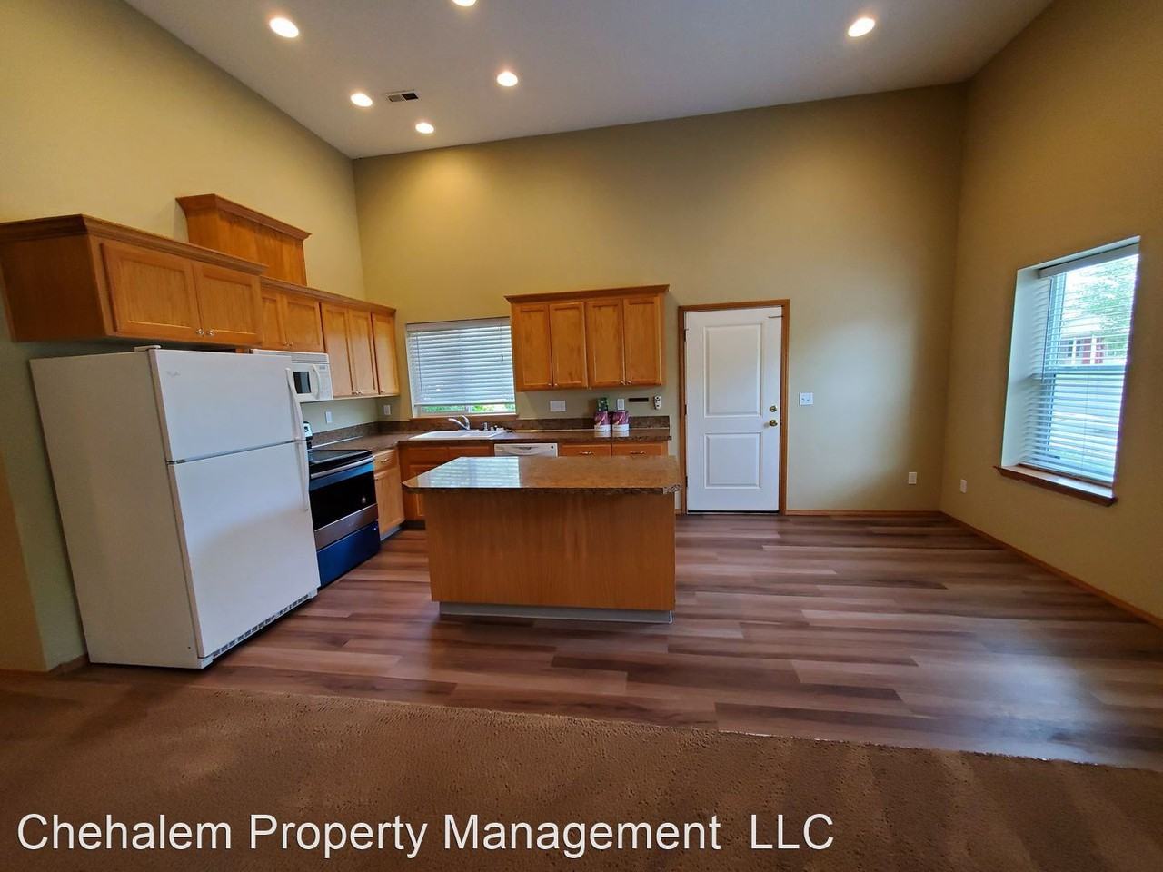 1574 E 2nd St - Photo 3 of 11