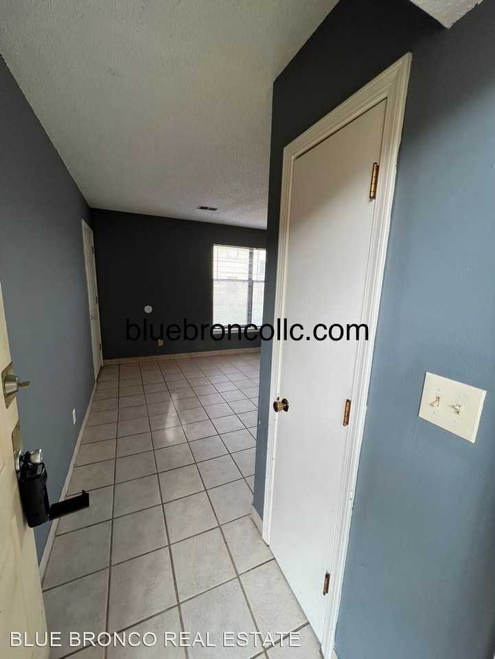 205 Sky Vue Dr - Photo 2 of 17