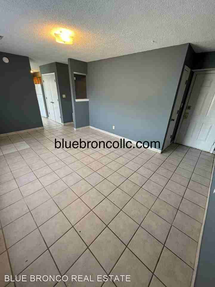 205 Sky Vue Dr - Photo 3 of 17