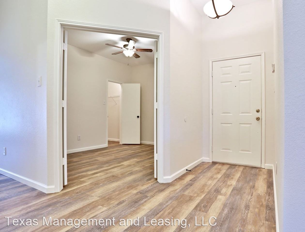 9208 Chesapeake Ln - Photo 3 of 27