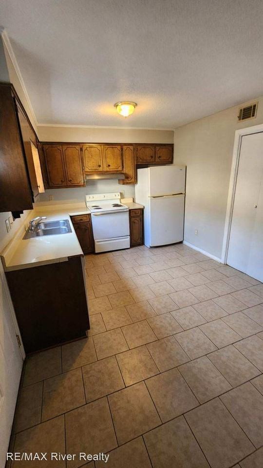 Bradleyville Apartments - Photo 3 of 7