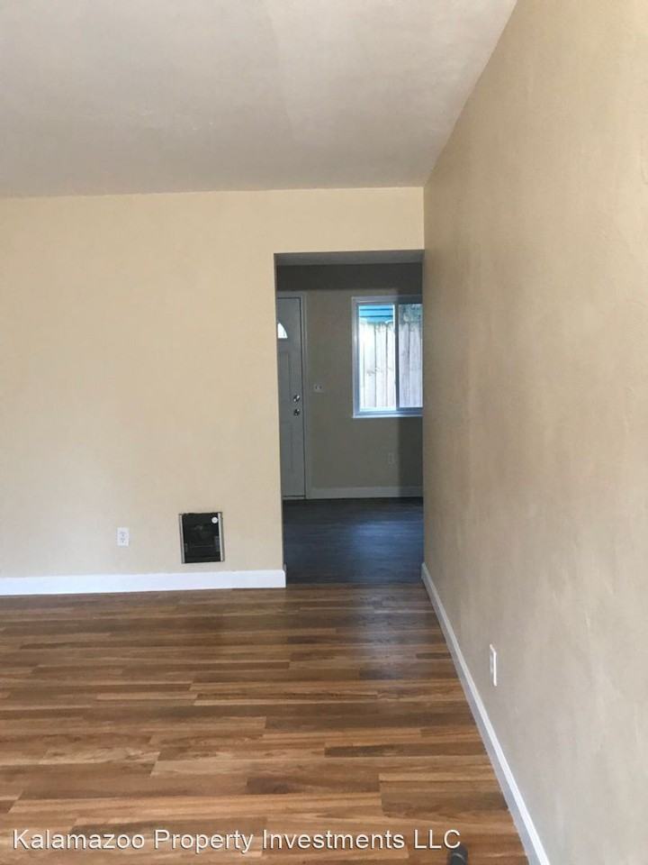 Garland Street 444 - Photo 2 of 18