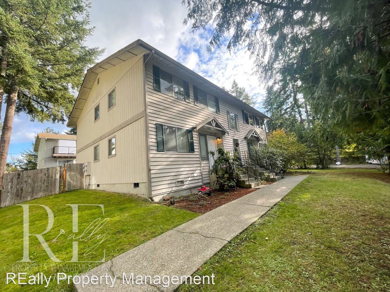 111 Lippert Dr W - Photo 2 of 22