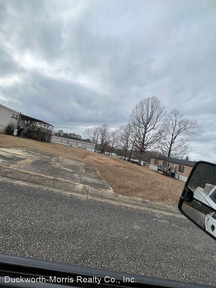 Hillcrest Villa Mobile Home Community - Photo 2 of 2