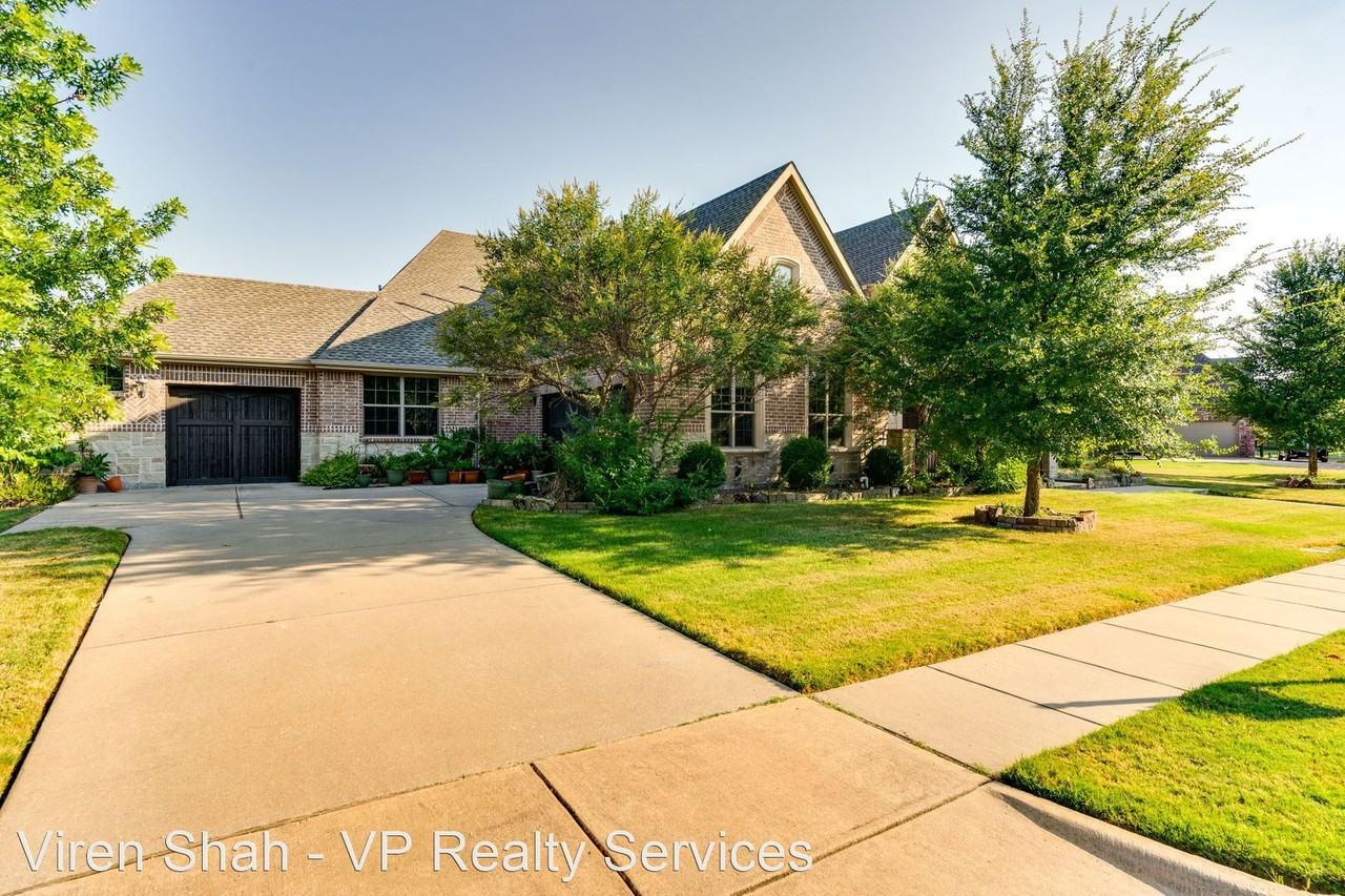 602 Royal Glen Dr - Photo 3 of 50
