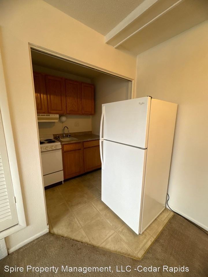 90, 92, 96 40th St NE - Photo 2 of 7