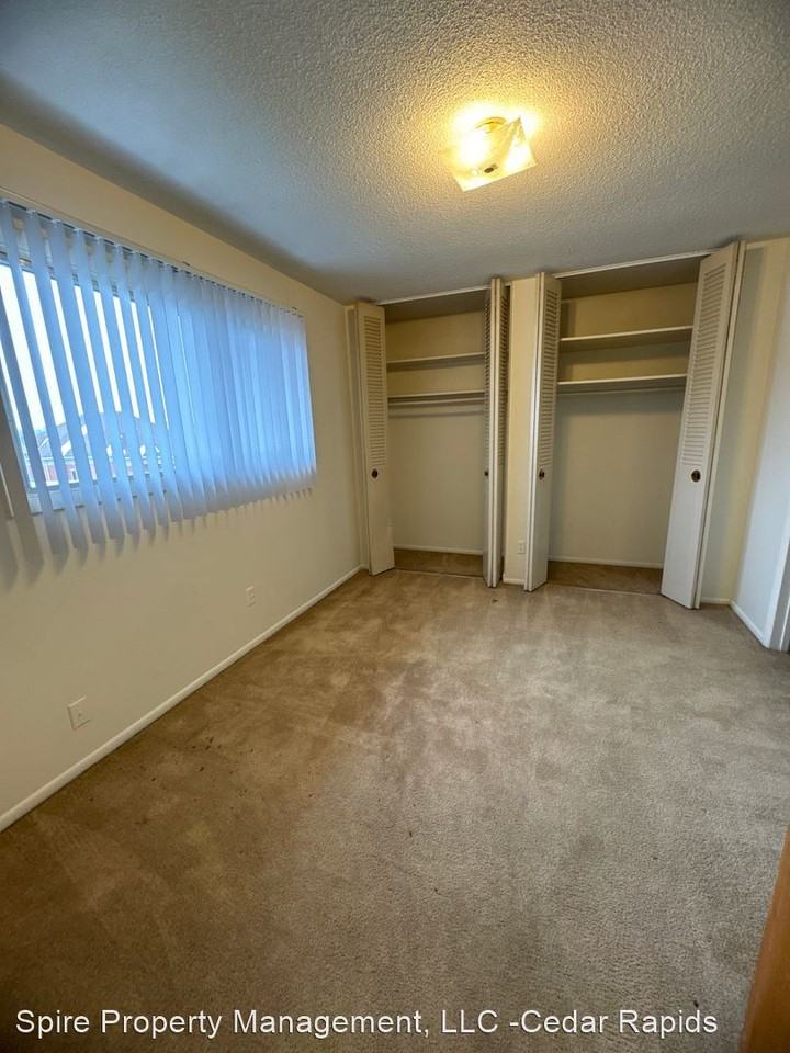 90, 92, 96 40th St NE - Photo 3 of 7