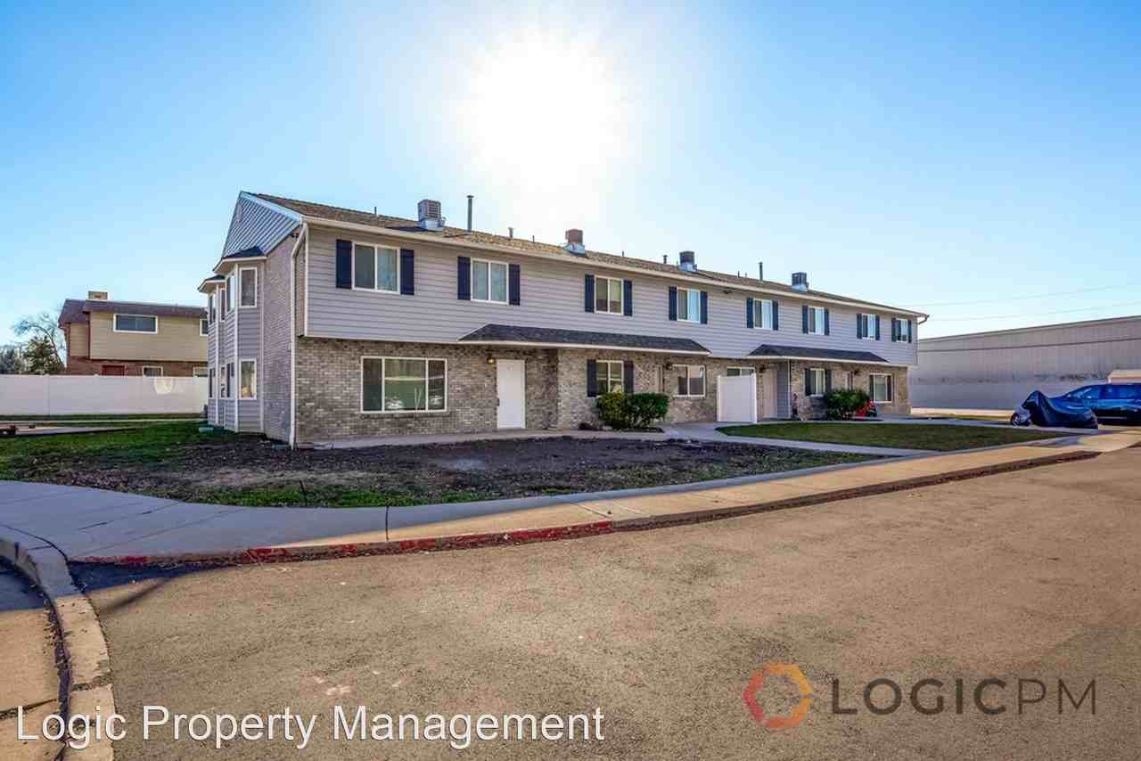 Stunning Townhome In Excellent Location! - Photo 2 of 20