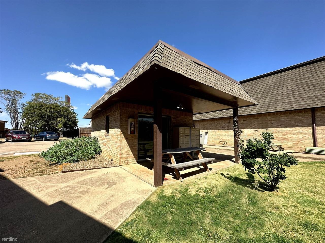 Willow Wood Apartments - Photo 2 of 9