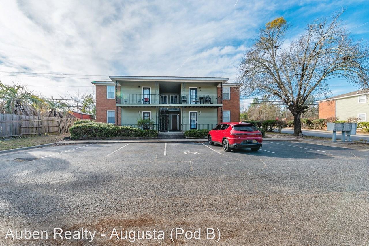 Tobacco Rd - Photo 3 of 4