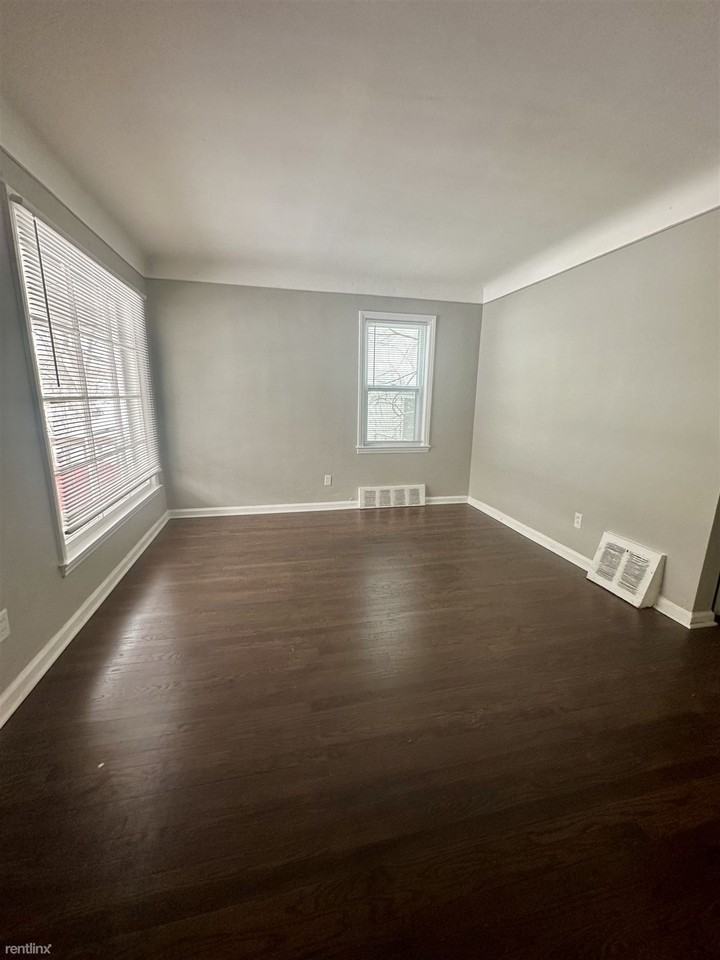 1137 Harrison St - Photo 2 of 20