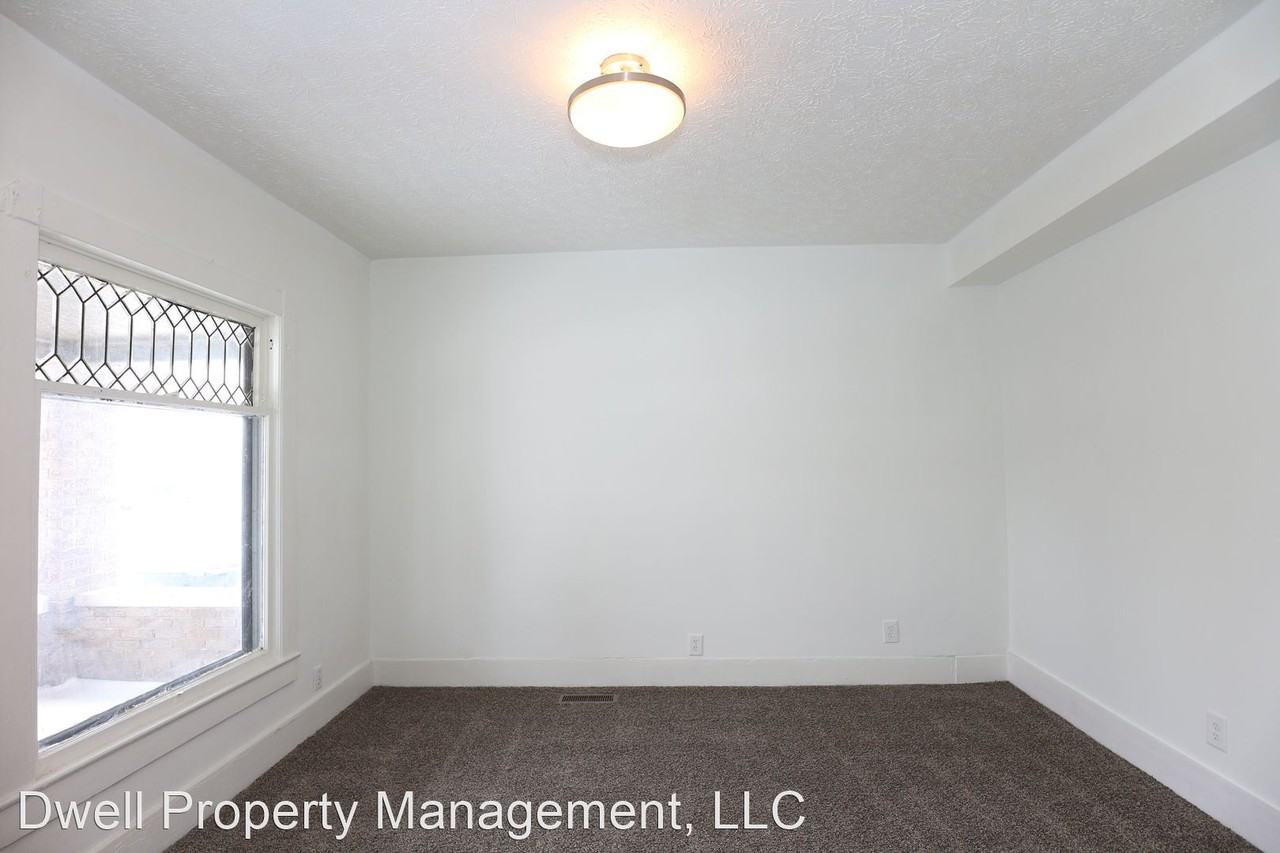 709 W Barner St - Photo 3 of 11