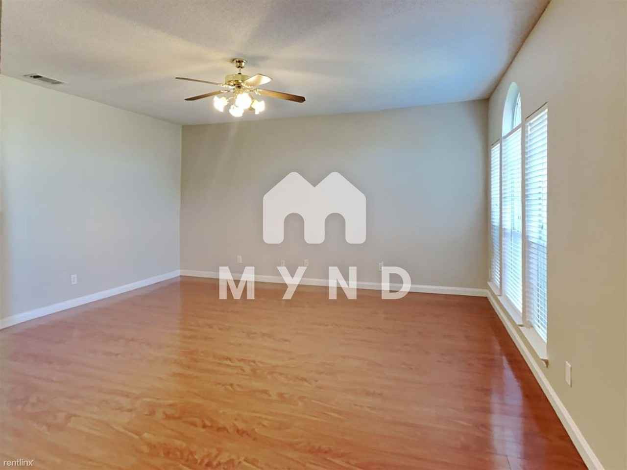 1101 Whiterock St - Photo 2 of 28