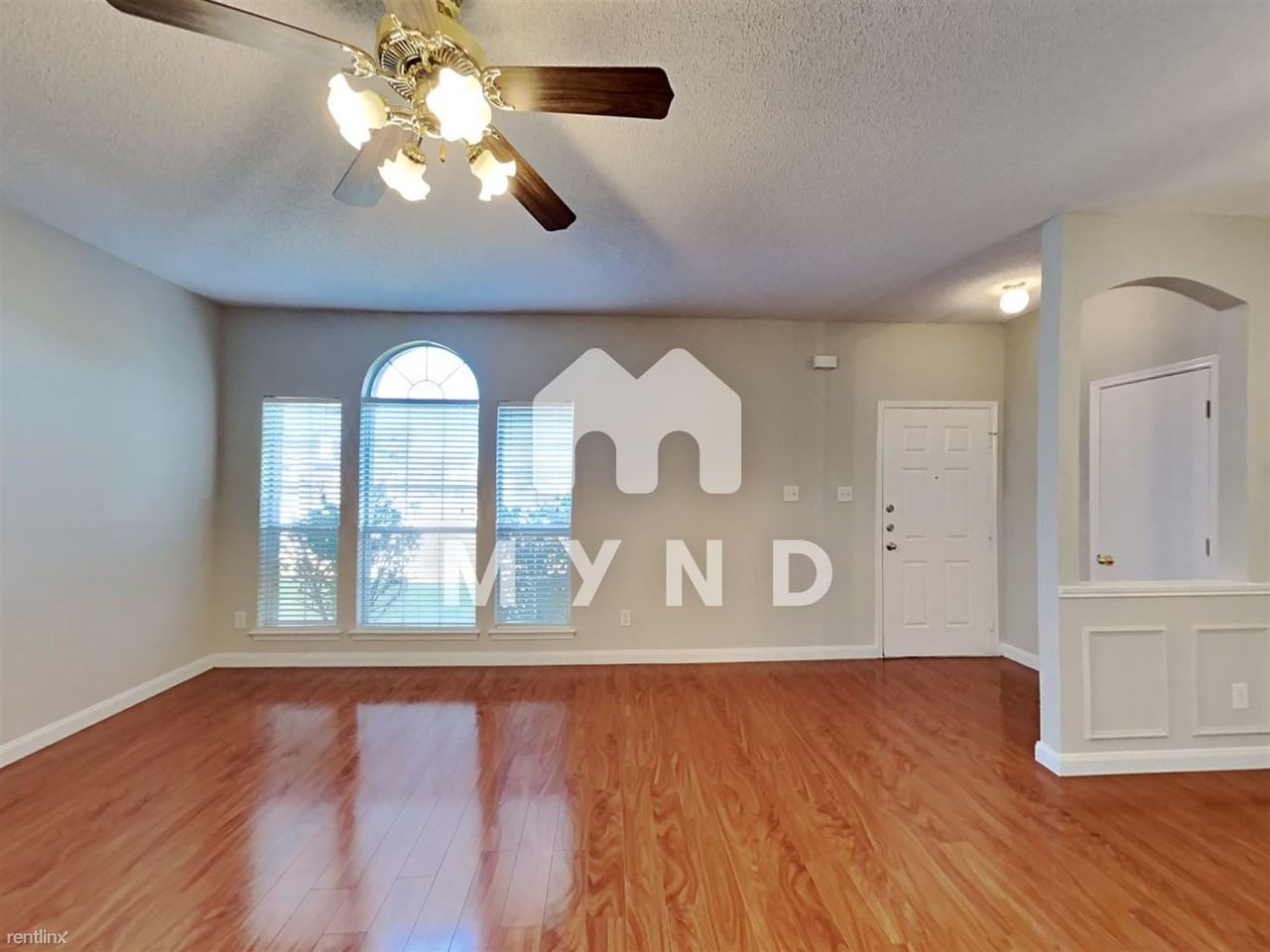 1101 Whiterock St - Photo 3 of 28