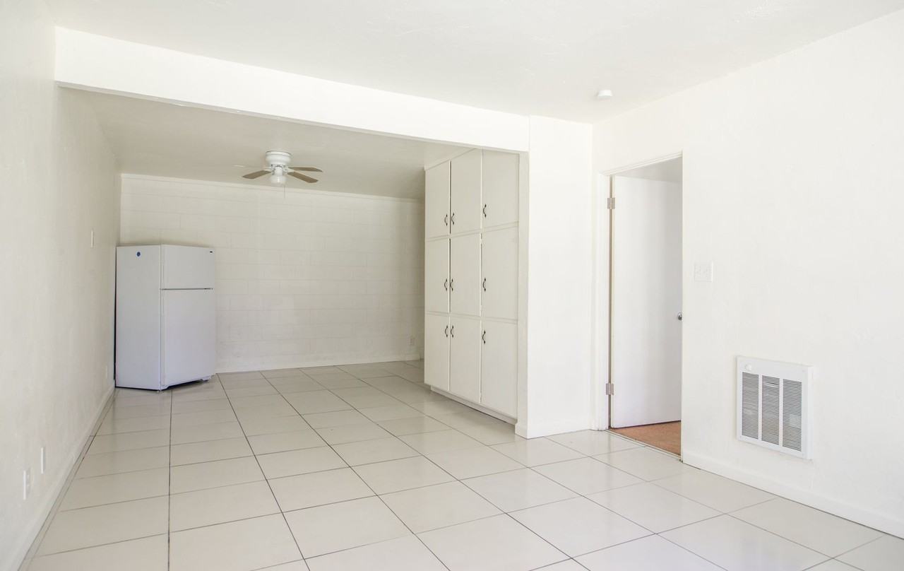 Shasta View Apartments - Photo 2 of 21