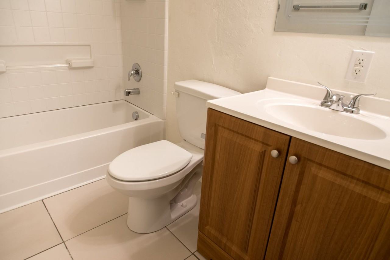 Shasta View Apartments - Photo 6 of 21