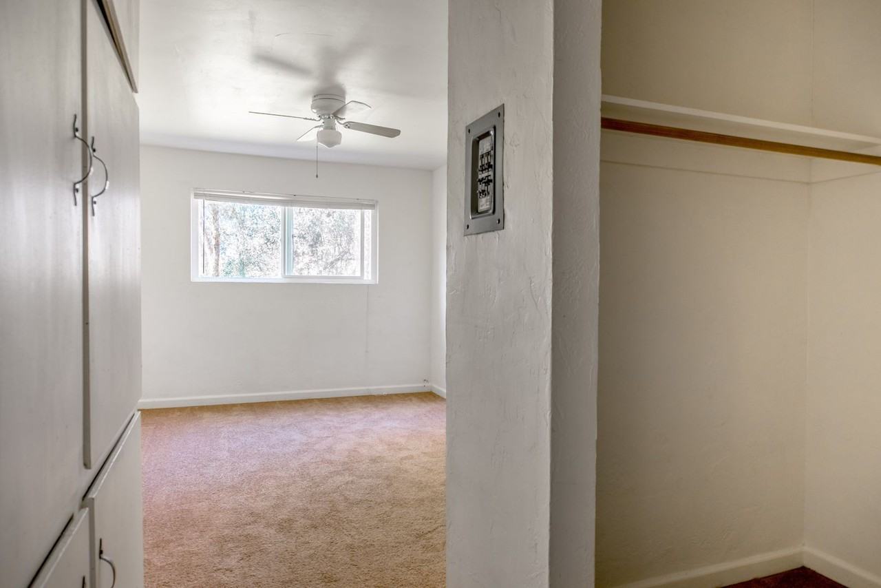 Shasta View Apartments - Photo 7 of 21