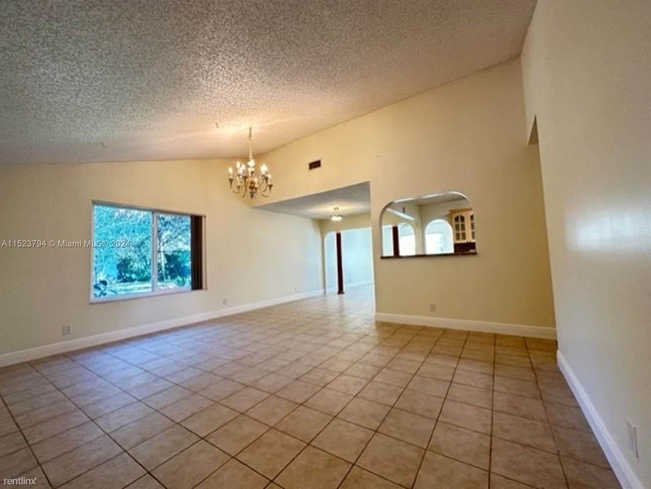 10302 Sw 50th St - Photo 3 of 10