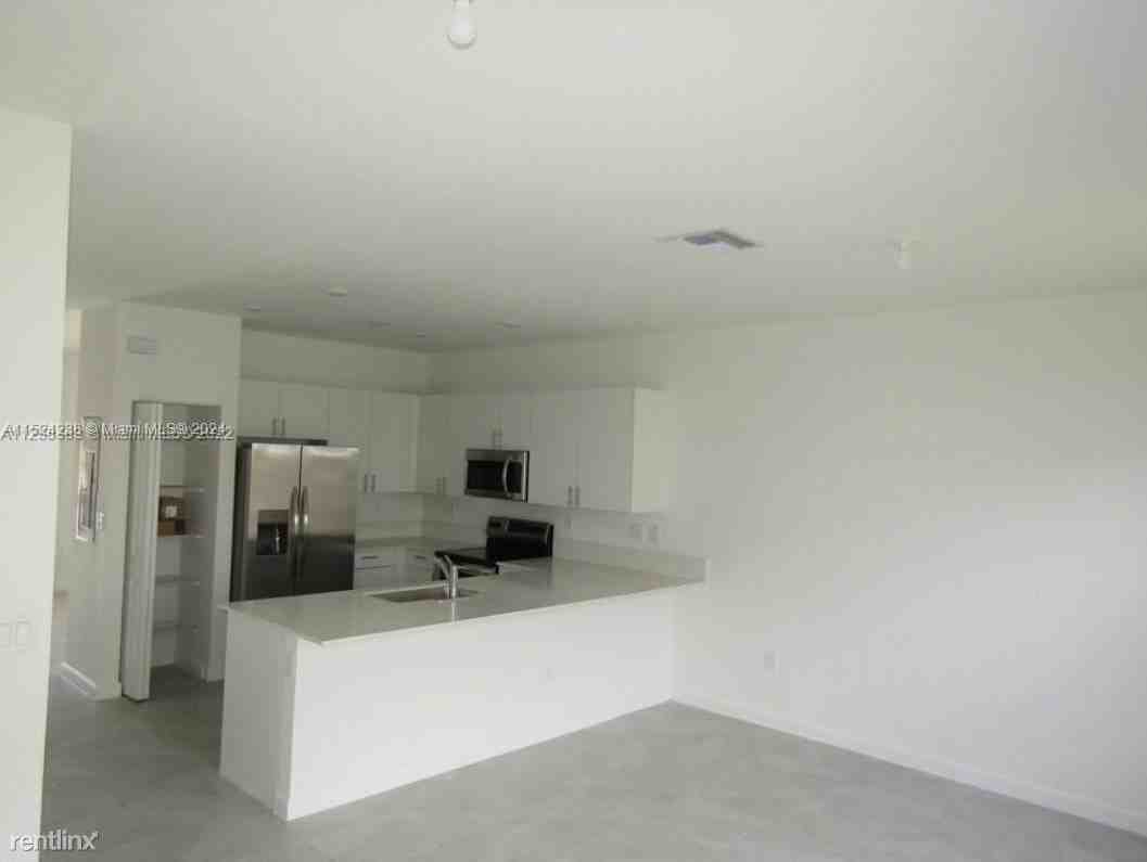 11869 Sw 246th Ter #16 - Photo 2 of 15