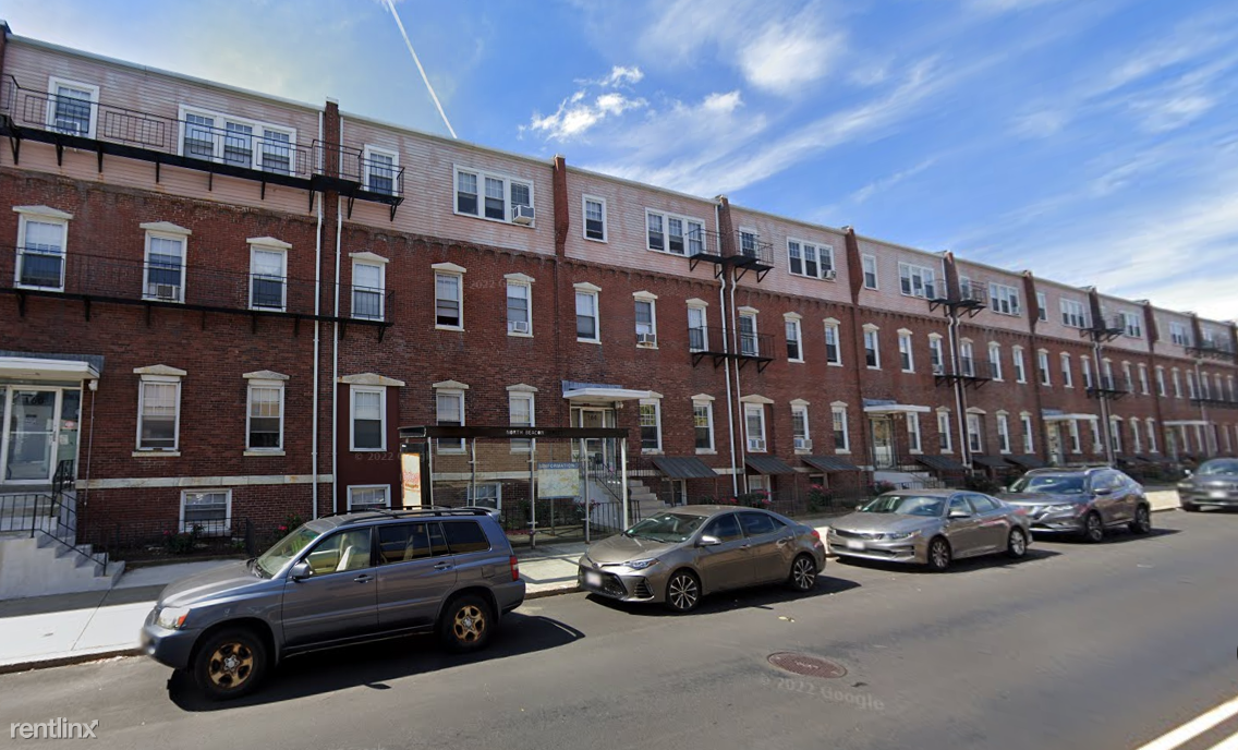 180 North Beacon St - Photo 3 of 5