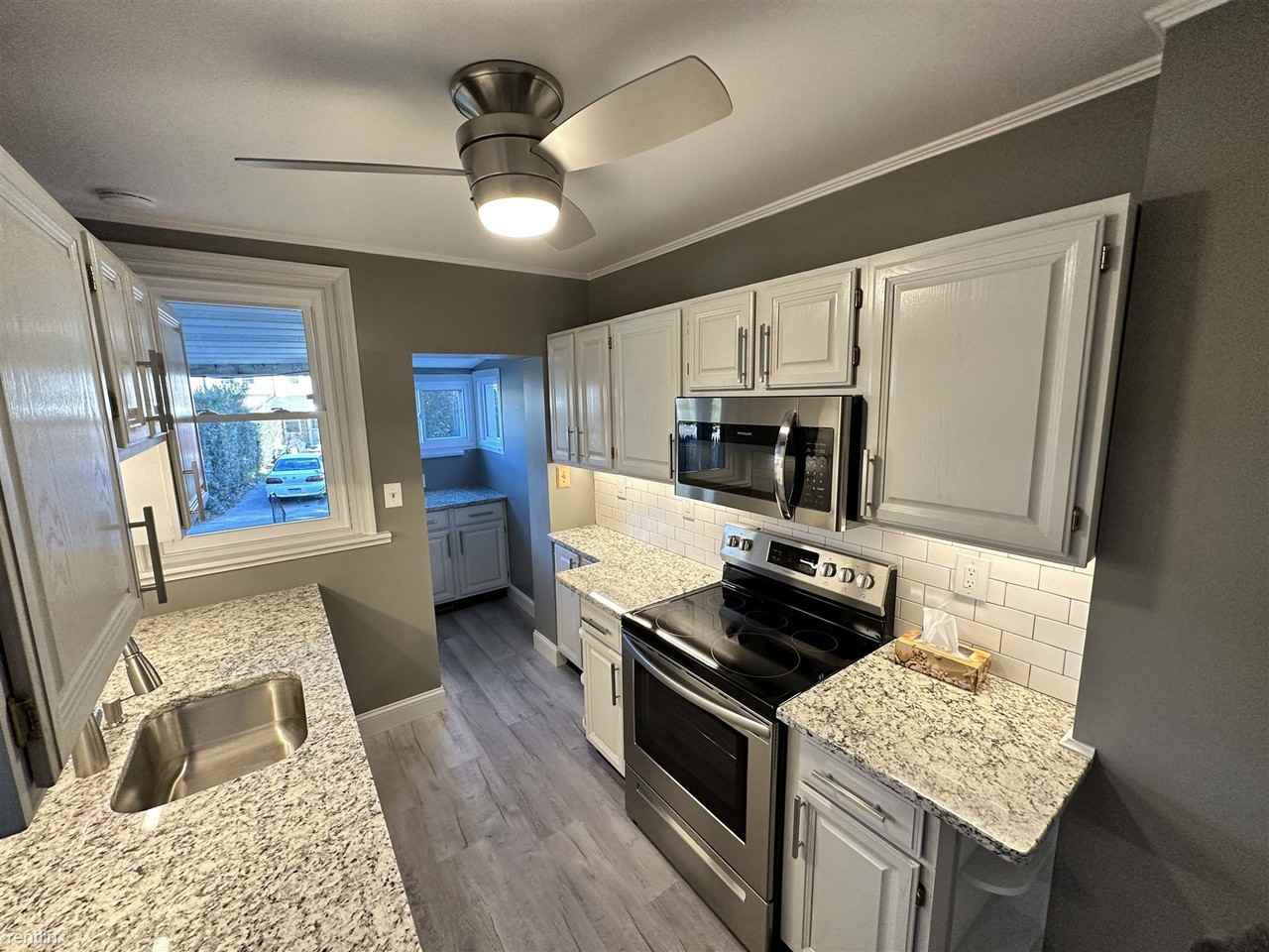 389 Oak Ter - Photo 3 of 15