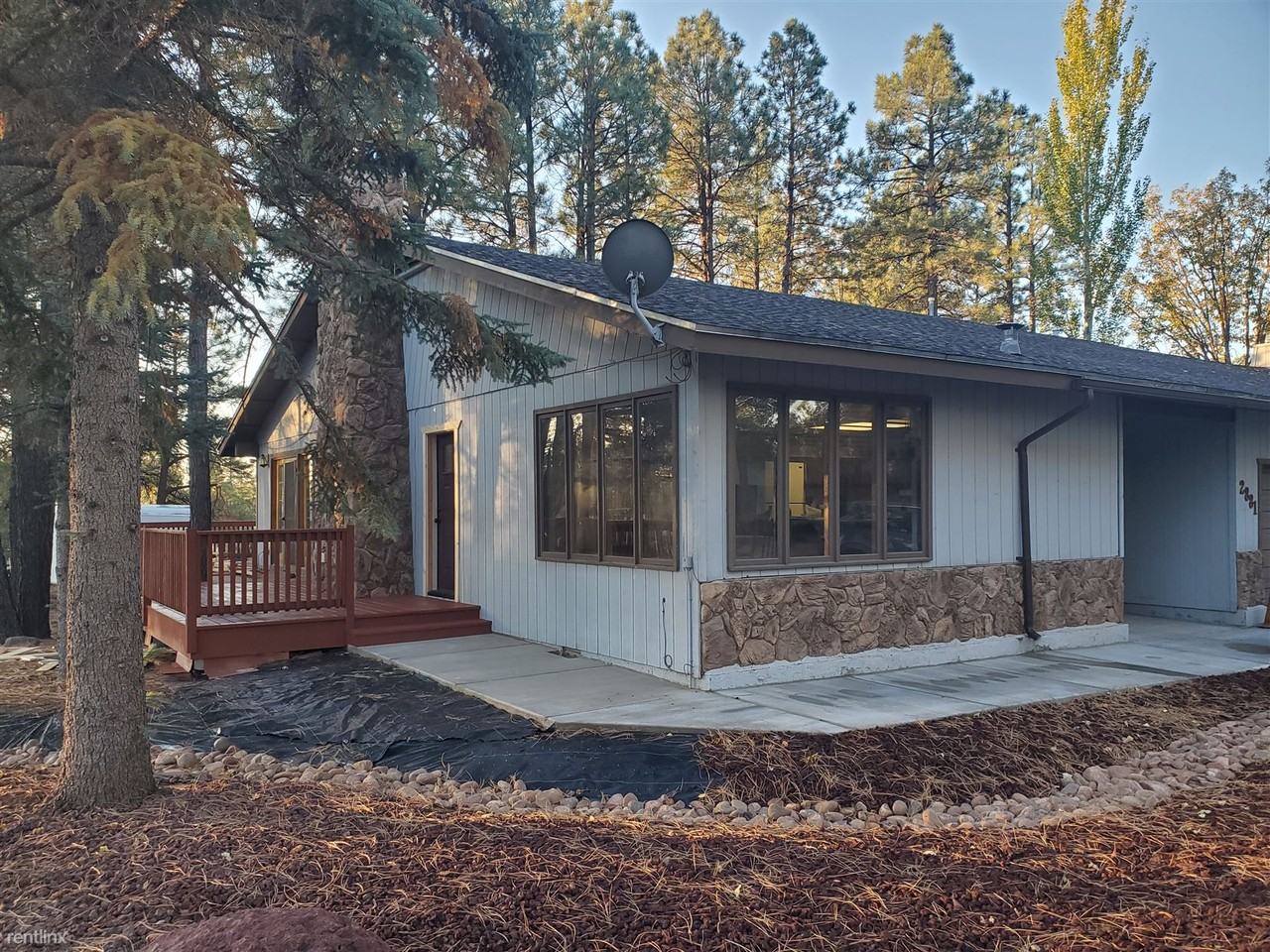 2881 S 29th St, Show Low, AZ 85901 3 Bedroom House for 2,300/month