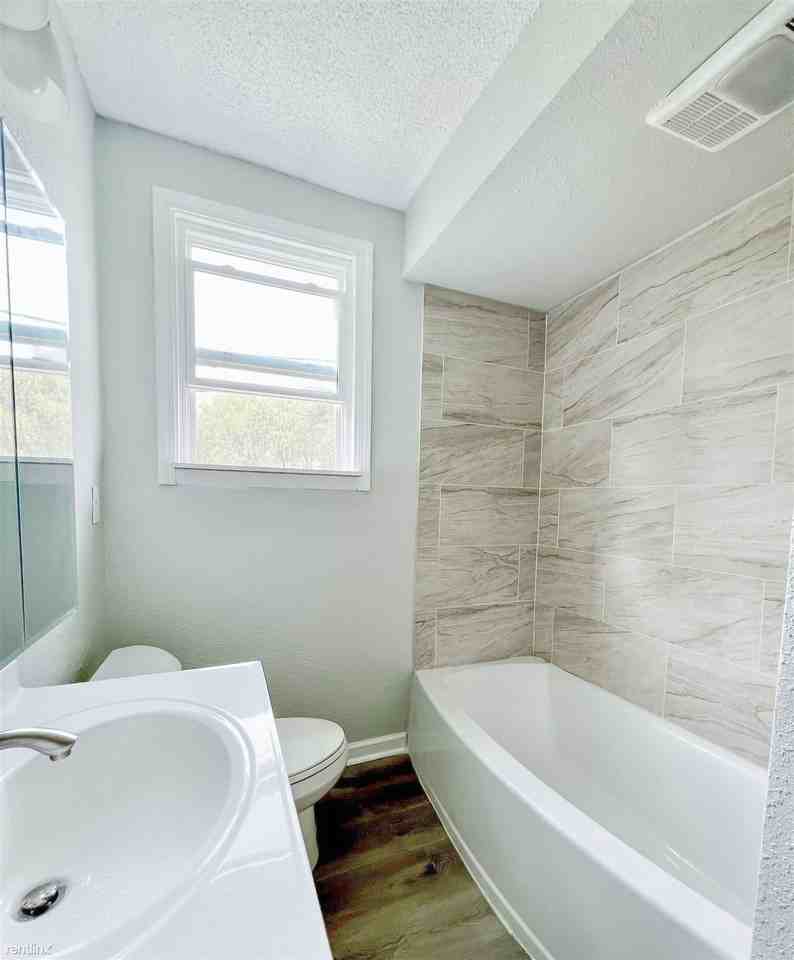 3398 Southmont Dr - Photo 2 of 7