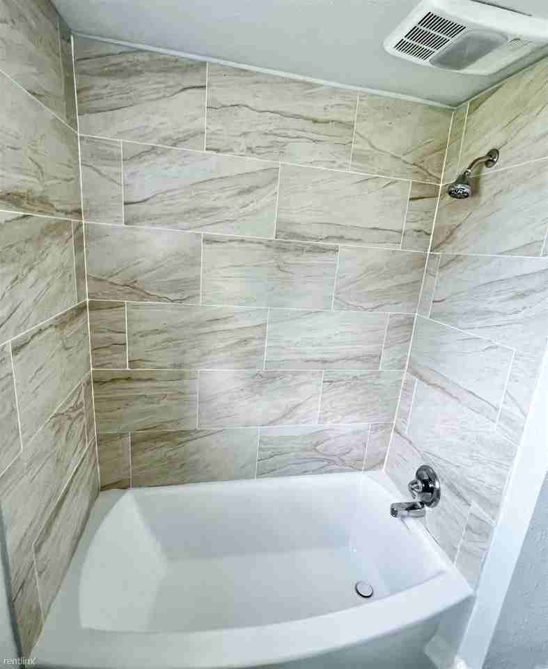 3398 Southmont Dr - Photo 3 of 7