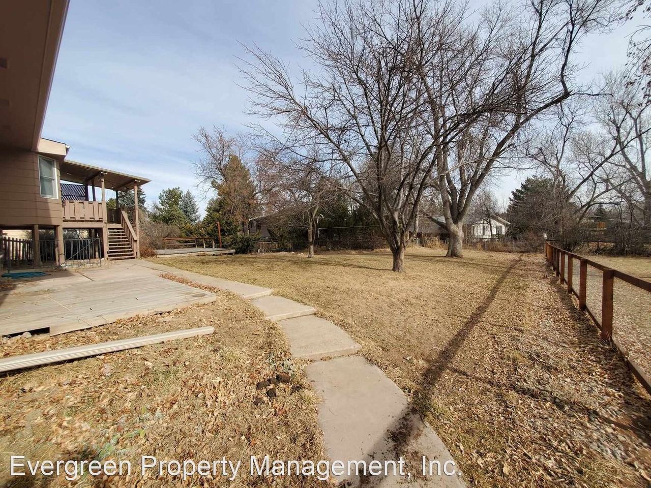 2206 Wakefield Dr - Photo 3 of 6
