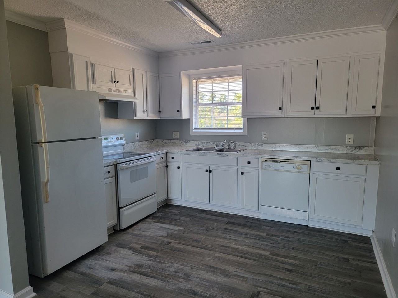 Tonyota Court - Photo 3 of 8