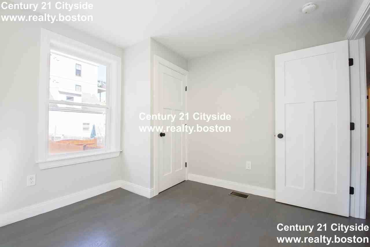 22 Murray Ct #1 - Photo 2 of 14