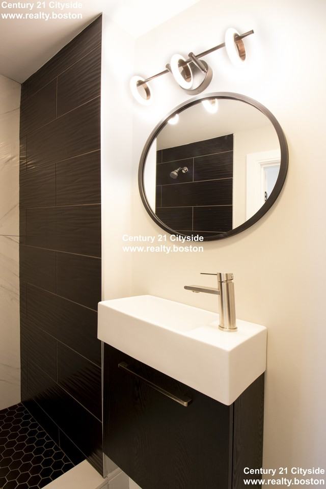 22 Murray Ct #1 - Photo 4 of 14