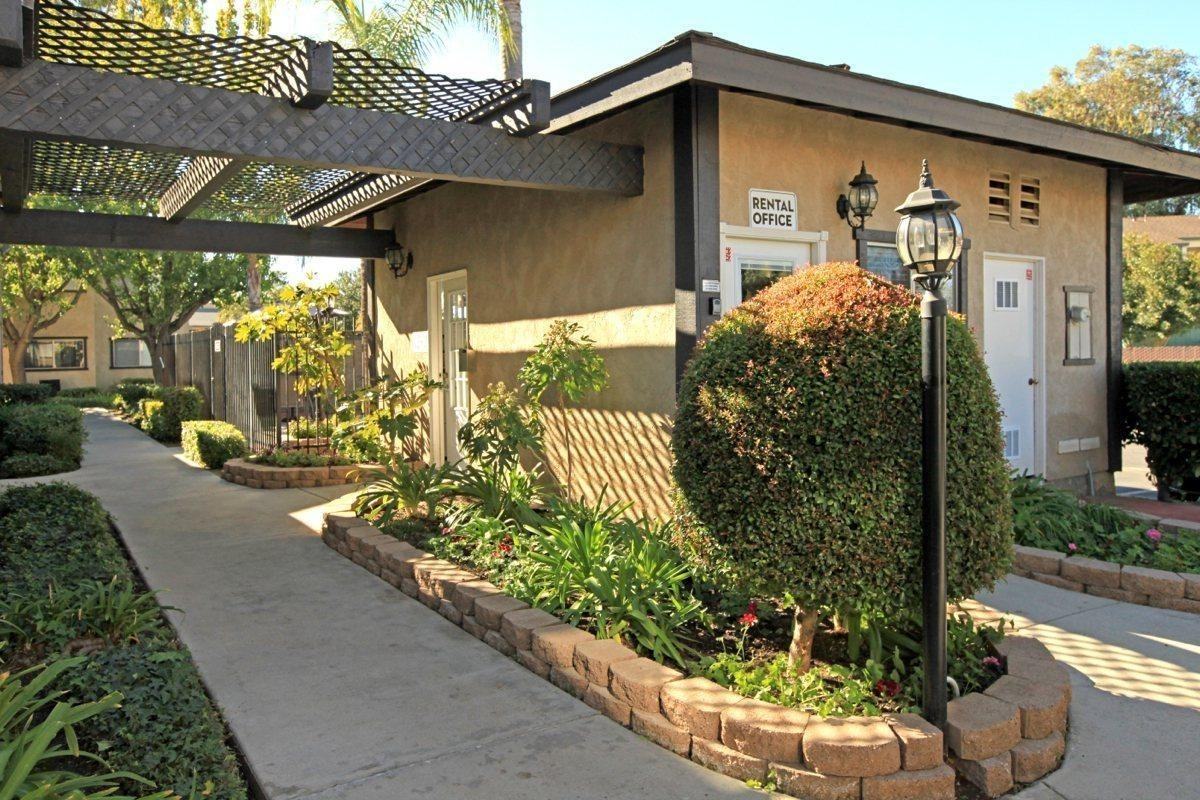 Montecito Oaks - Photo 2 of 45