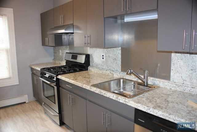 72 Doty Rd - Photo 3 of 8