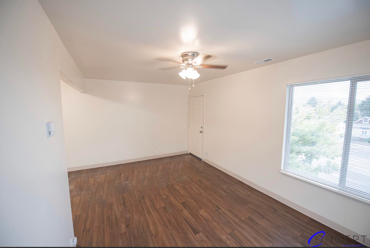 1121 East 500 South - Photo 4 of 37