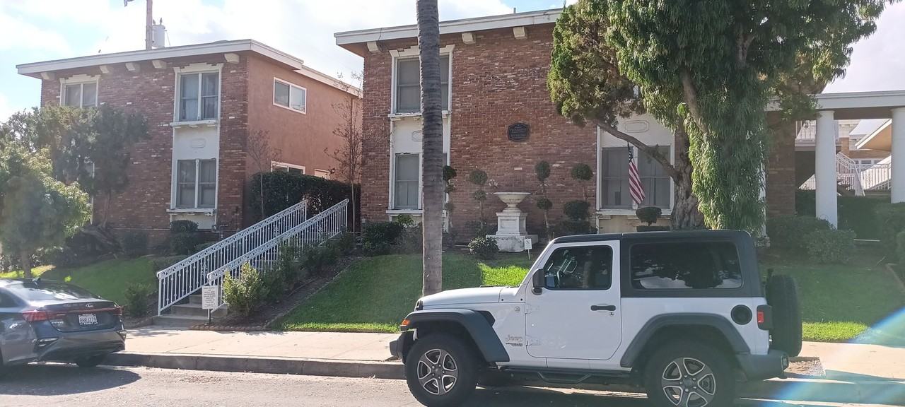 151 Comstock - Photo 2 of 3