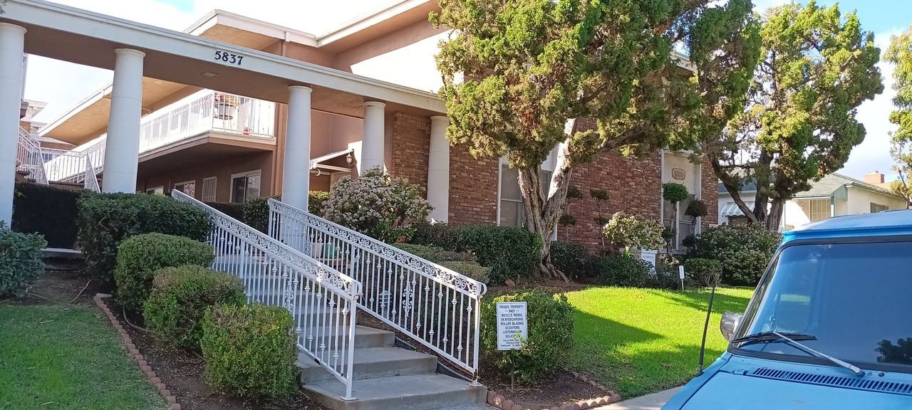 151 Comstock - Photo 3 of 3